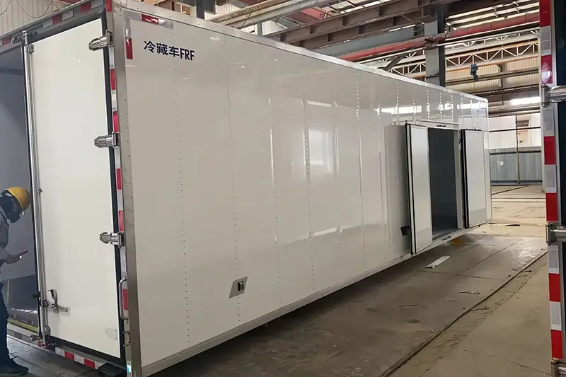 Kylmäkuorma-auton kori