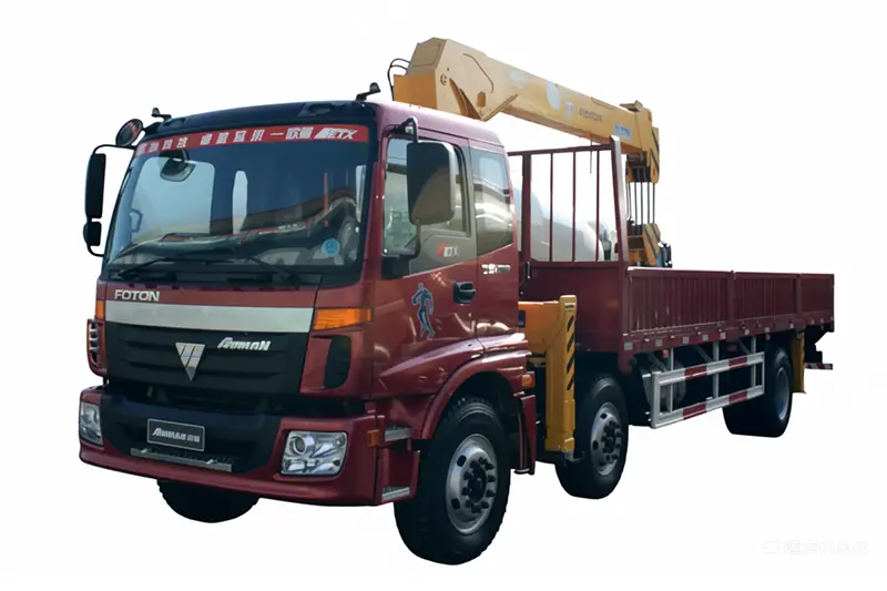 Kuorma-auto nosturilla